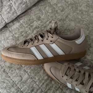 Adidas Unisex Tan Samba Shoes